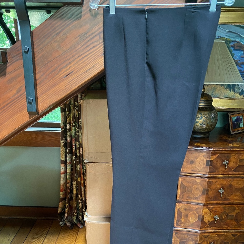 DESIGNER AKRIS BLACK PANTS